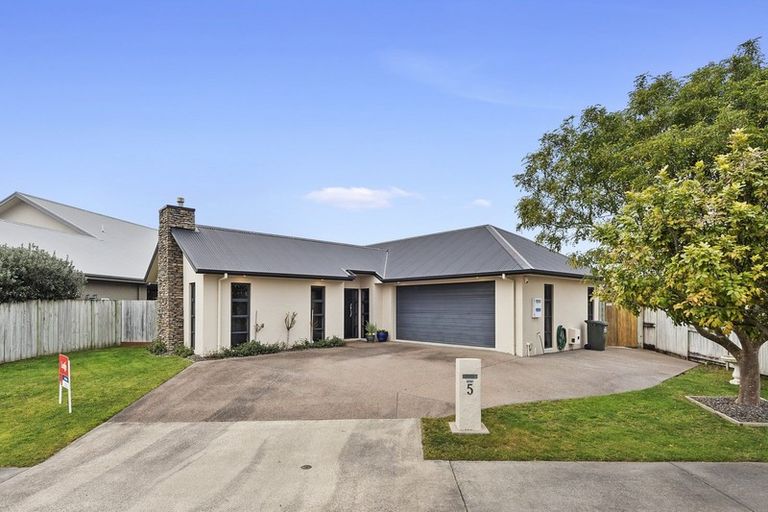 Photo of property in 5 Whistler Close, Rototuna North, Hamilton, 3210