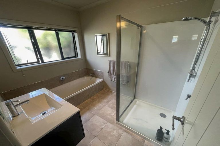 Photo of property in 5a Cornwall Road, Taradale, Napier, 4112