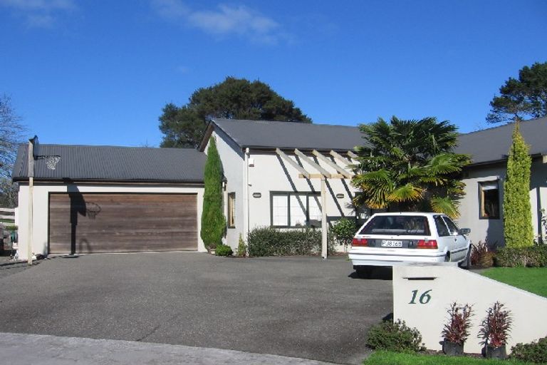 Photo of property in 18 Stonedge Lane, Rosedale, Auckland, 0632