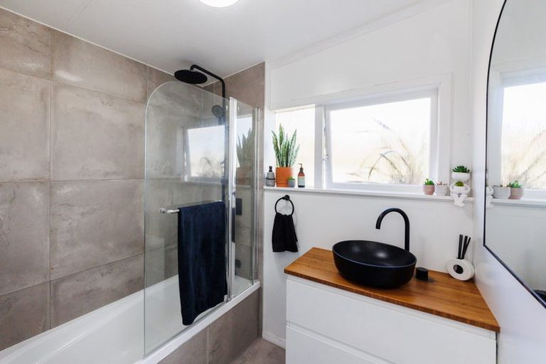 Photo of property in 1/19 Keeling Street, West End, Palmerston North, 4412