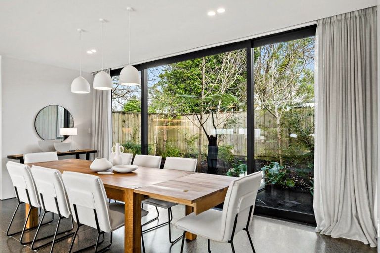 Photo of property in 106a Godden Crescent, Mission Bay, Auckland, 1071