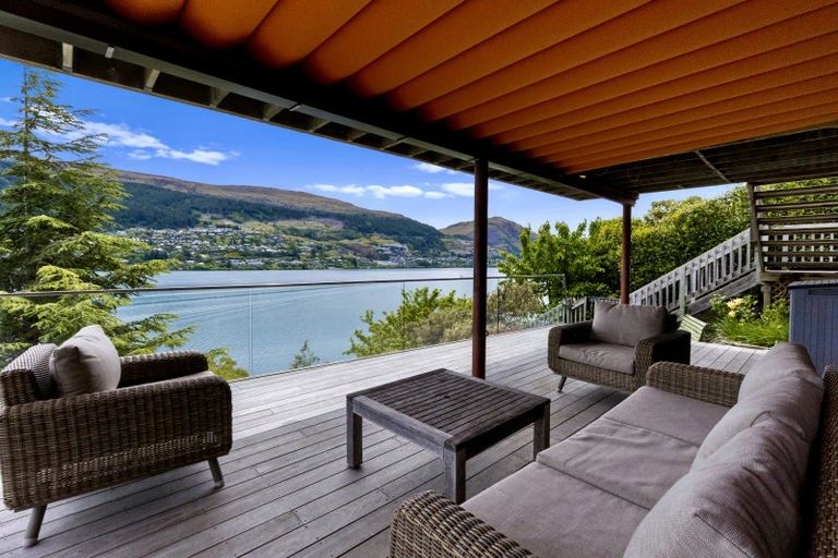 Photo of property in 5 Mincher Road, Kelvin Heights, Queenstown, 9300