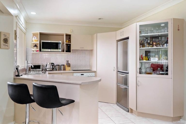 Photo of property in 96 Nikau Street, New Lynn, Auckland, 0600