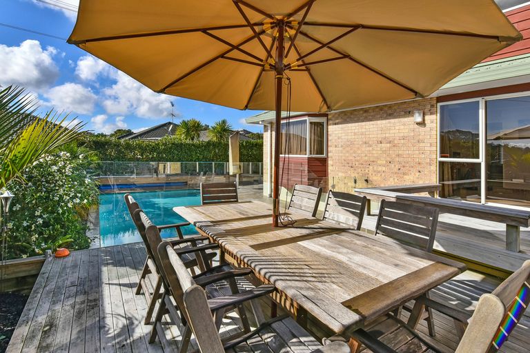 Photo of property in 102 Charles Prevost Drive, The Gardens, Auckland, 2105