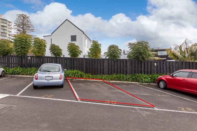 Photo of property in 1/72l Kitchener Road, Milford, Auckland, 0620