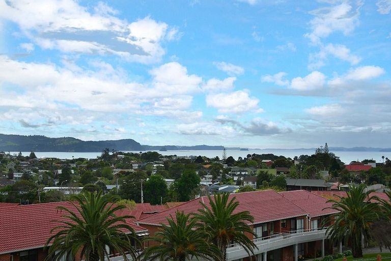 Photo of property in 159 Whangaparaoa Road, Red Beach, 0932