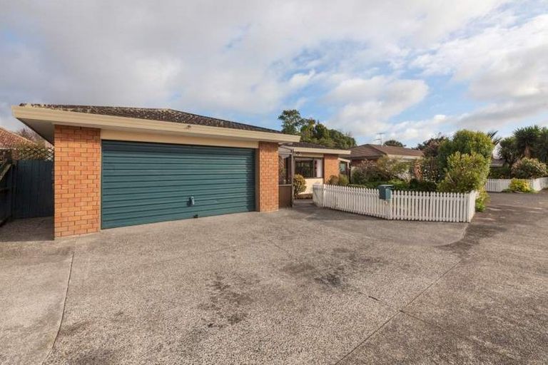 Photo of property in 9/39 Swanson Road, Henderson, Auckland, 0610