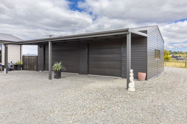 Photo of property in 1 Elm Place, Waipukurau, 4284