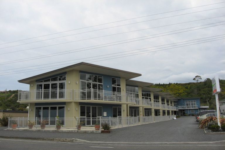 Photo of property in 128 Esplanade, Kaikoura, 7300