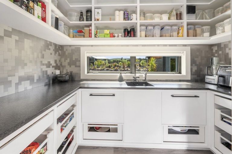 Photo of property in 20 Lancewood Way, Kinloch, Taupo, 3377