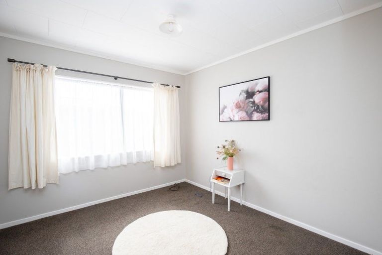 Photo of property in 14 Miller Place, Ngatea, 3503