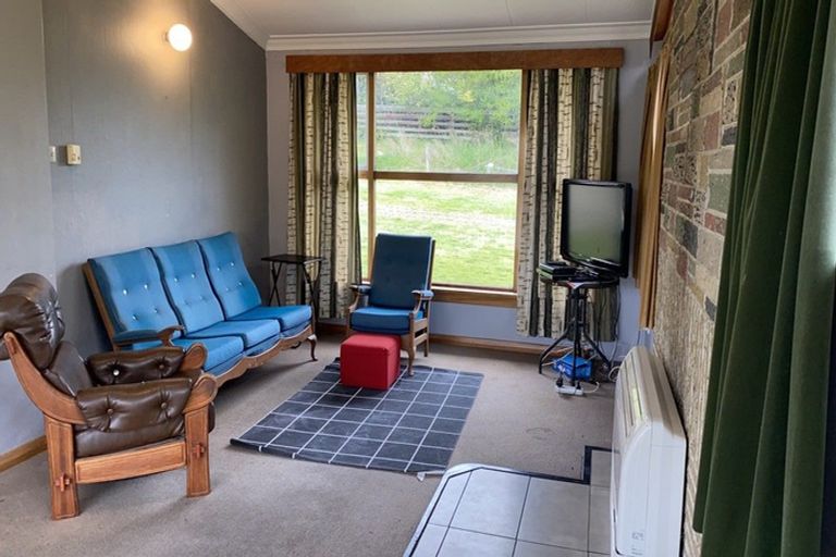 Photo of property in 33 Halsey Street, Clinton, 9534