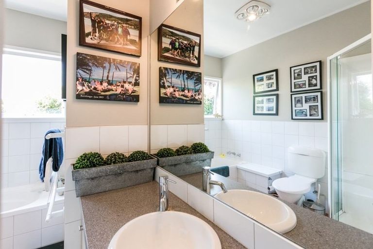 Photo of property in 37 Muritai Crescent, Havelock North, 4130