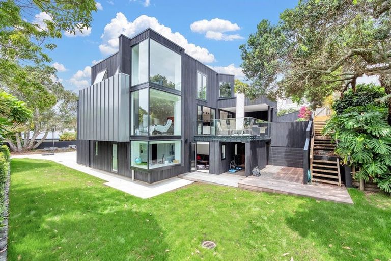 Photo of property in 14a Stanley Point Road, Stanley Point, Auckland, 0624