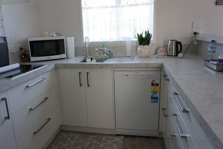 Photo of property in 16 Dewe Terrace, Foxton Beach, Foxton, 4815