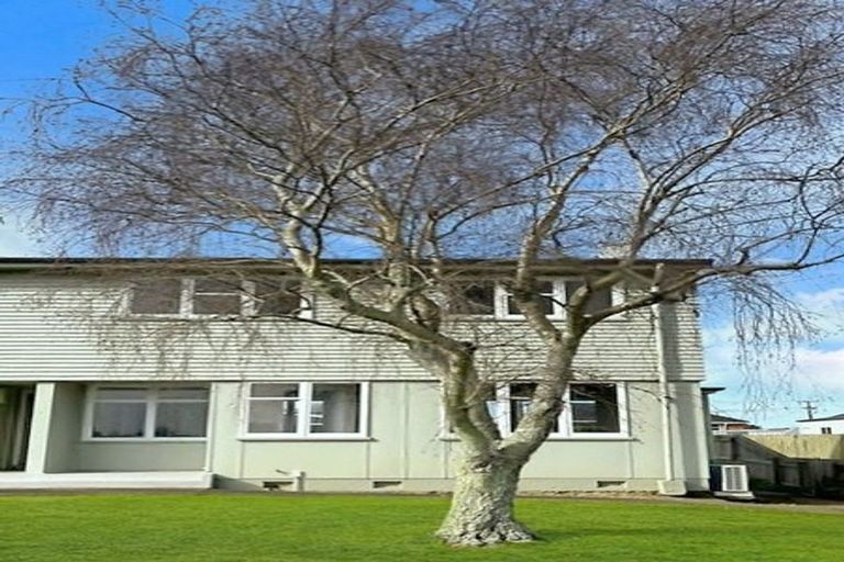 Photo of property in 18-24 Devon Crescent, Bulls, 4818