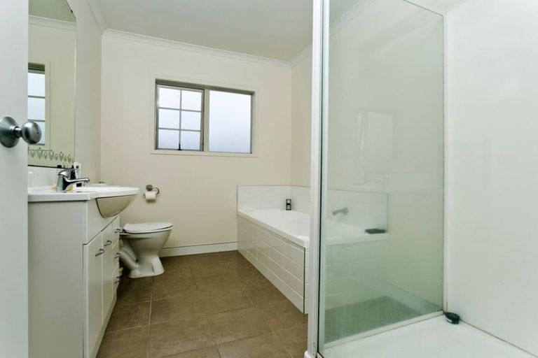 Photo of property in 44 Mulvaney Crescent, Henderson, Auckland, 0612