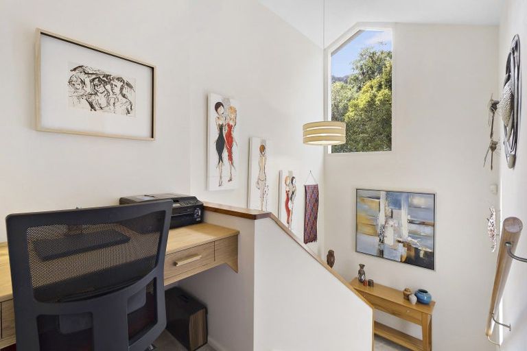 Photo of property in 32 Kotari Road, Days Bay, Lower Hutt, 5013