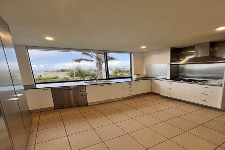 Photo of property in 26 Marama Street, Castor Bay, Auckland, 0620