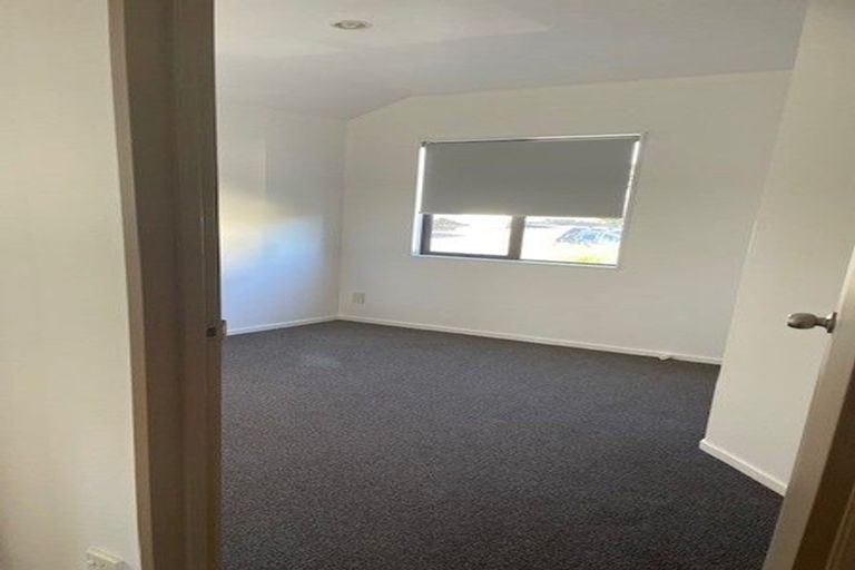 Photo of property in 3/2 Sunnydale Place, Oteha, Auckland, 0632