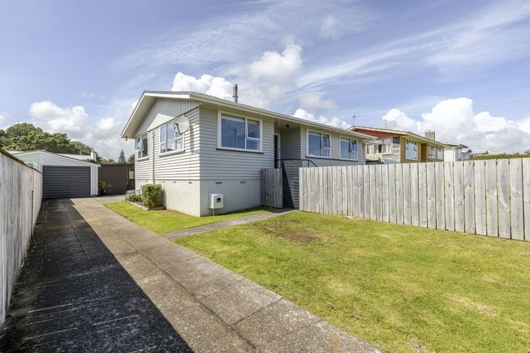 Photo of property in 19 Grenville Street, Marfell, New Plymouth, 4310
