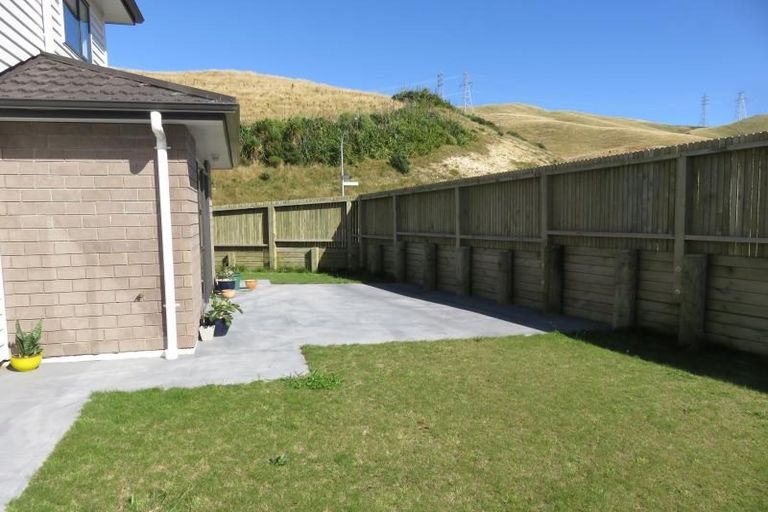 Photo of property in 100 Amesbury Drive, Churton Park, Wellington, 6037