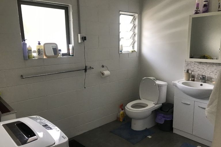 Photo of property in 2/569 Maunganui Road, Mount Maunganui, 3116