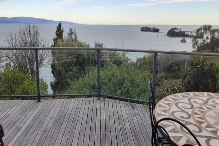 Photo of property in 4 Grenville Terrace, Moana, Nelson, 7011