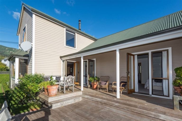 Photo of property in 29 Rue Benoit, Akaroa, 7520