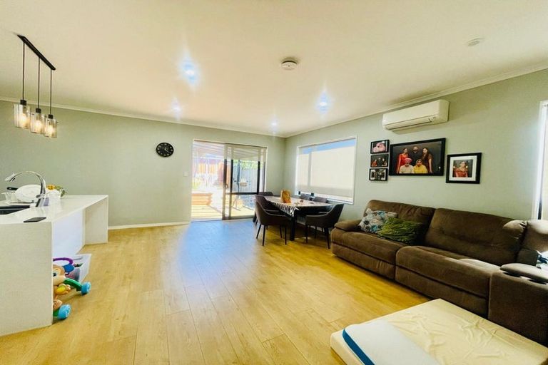 Photo of property in 52 Donegal Park Drive, Flat Bush, Auckland, 2019