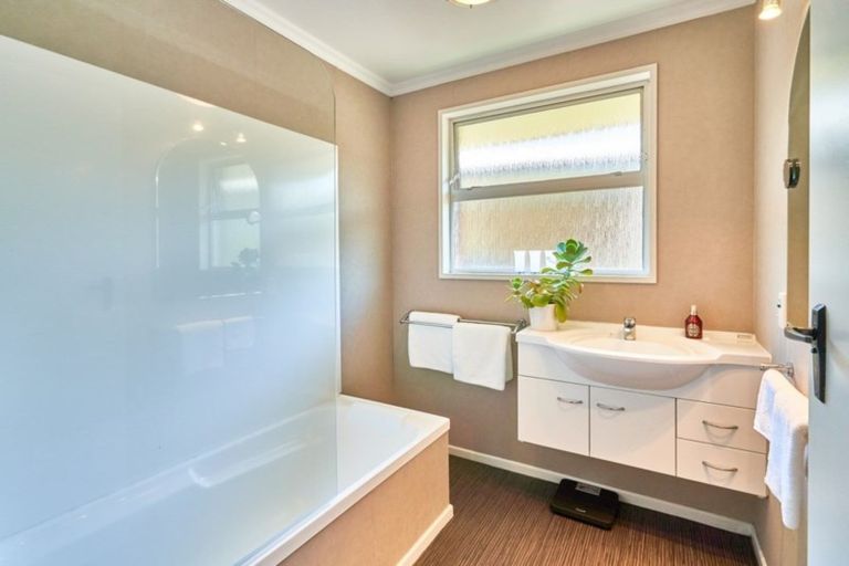 Photo of property in 203 Fitzherbert Avenue, West End, Palmerston North, 4410