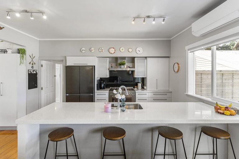 Photo of property in 9 Pakuranga Road, Pakuranga, Auckland, 2010