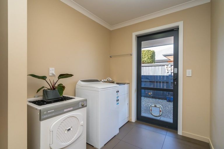 Photo of property in 10 Kura Place, Mosgiel, 9024