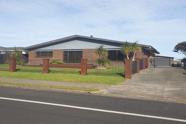 Photo of property in 86 Racecourse Road, Waiuku, 2123