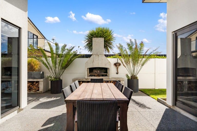 Photo of property in 10 Mer Place, Bay View, Napier, 4104