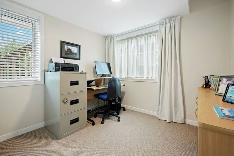 Photo of property in 1/5 Gulf Crest, Bucklands Beach, Auckland, 2012