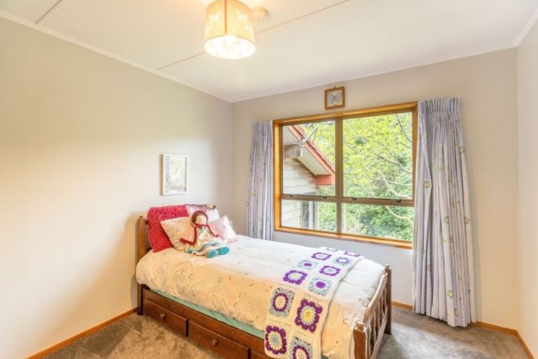 Photo of property in 27 Woolwich Close, Whitby, Porirua, 5024