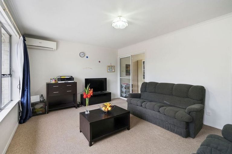 Photo of property in 2/8 Bowen Street, Upper Riccarton, Christchurch, 8041
