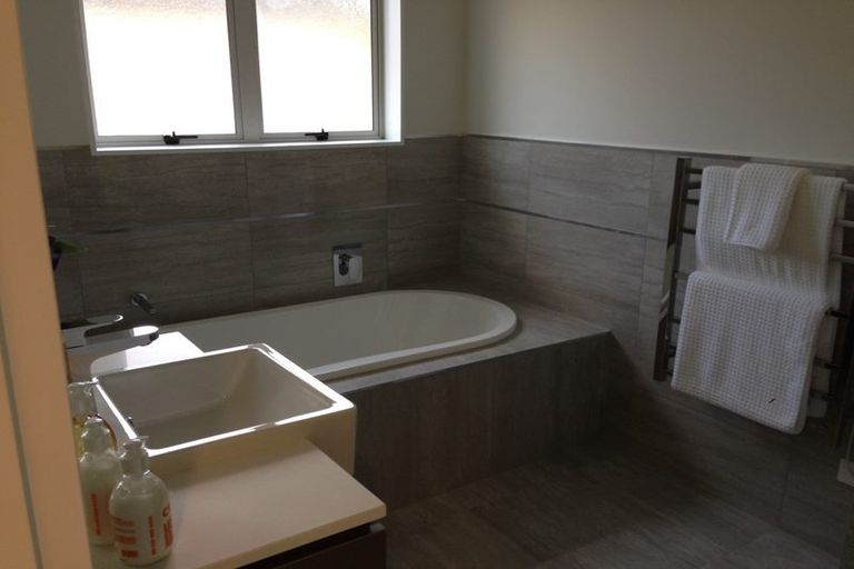 Photo of property in 9 Mauku Lane, Greenhithe, Auckland, 0632