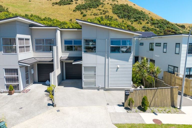 Photo of property in 27a Comber Place, Johnsonville, Wellington, 6037