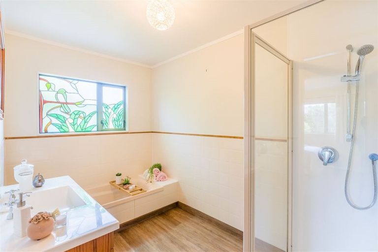 Photo of property in 191 Mazengarb Road, Paraparaumu, 5032