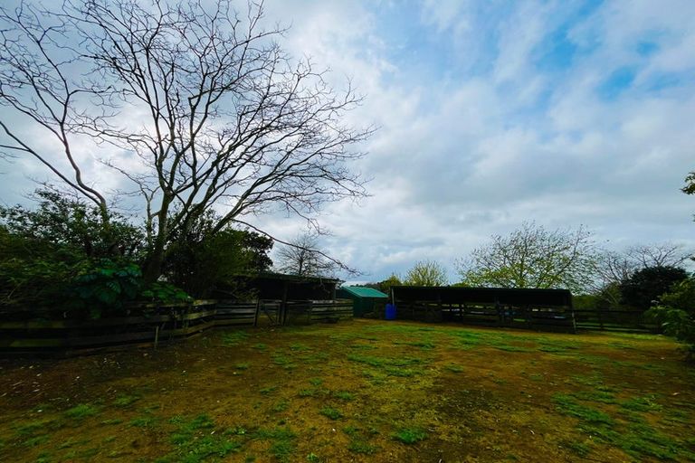 Photo of property in 233 Waihoehoe Road, Drury, 2577