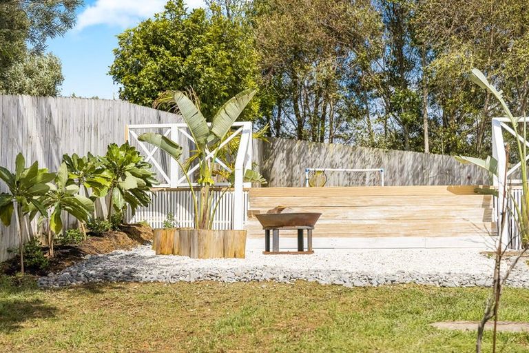 Photo of property in 7 Odlin Lane, Red Beach, 0932