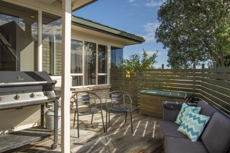 Photo of property in 28 Montana Drive, Pyes Pa, Tauranga, 3112