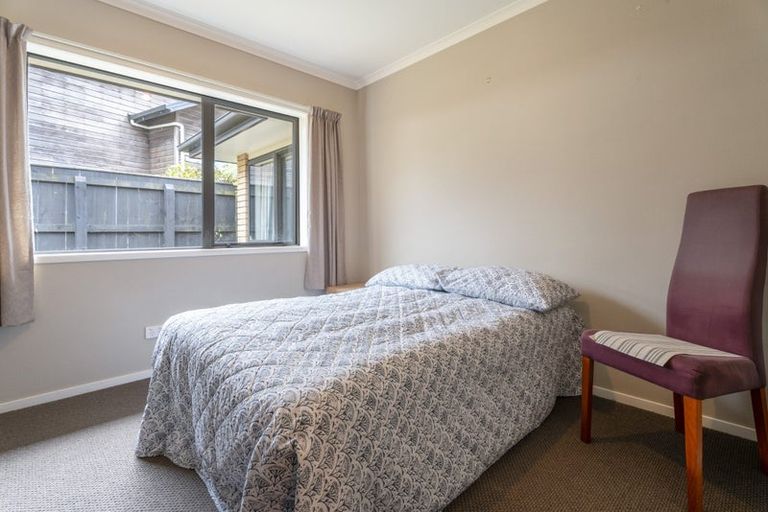 Photo of property in 36 Turriff Crescent, Kenepuru, Porirua, 5022