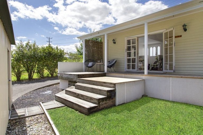 Photo of property in 23 Makiri Street, Helensville, 0800