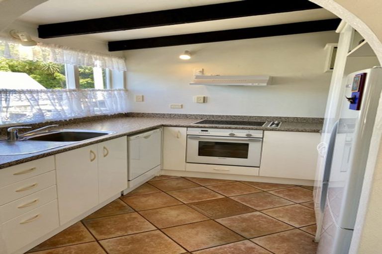 Photo of property in 35a Amapur Drive, Khandallah, Wellington, 6035