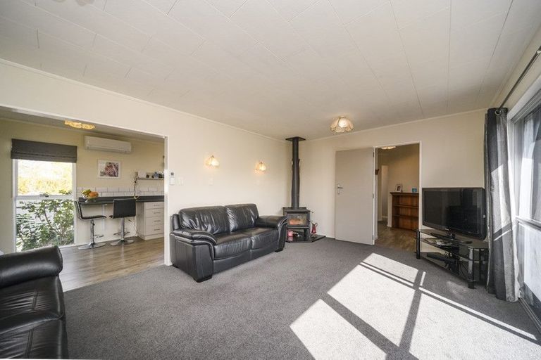 Photo of property in 14 Bendigo Street, Cloverlea, Palmerston North, 4412