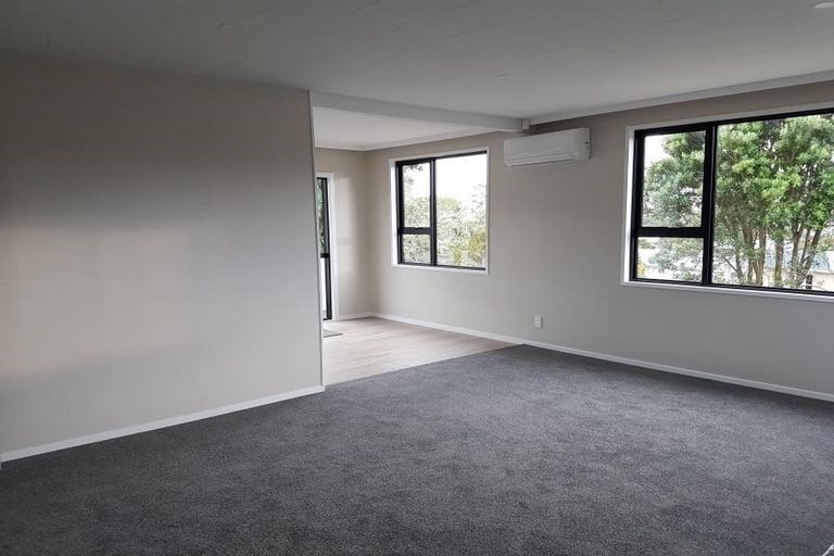 Photo of property in 2 Quinn Grove, Ranui, Porirua, 5024
