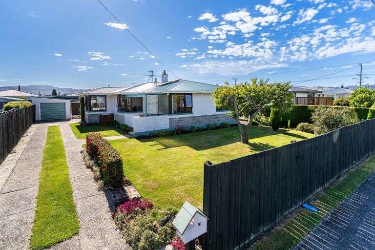 Photo of property in 16 Esk Place, Mosgiel, 9024